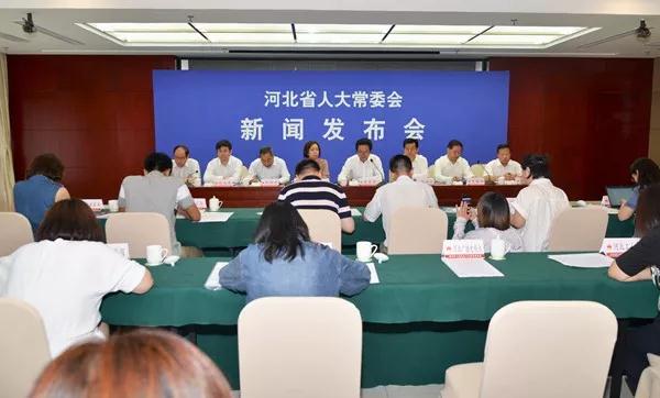 《關(guān)于加強(qiáng)建筑市場(chǎng)監(jiān)督管理的決定》今日施行